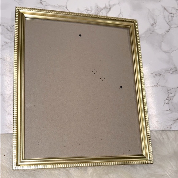 Elegant Gold Picture Frame 8x10 - Picture 1 of 3
